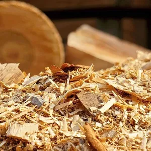 Лиственные опилки оптом в Перми и других различных марок заказать от 16 тонн